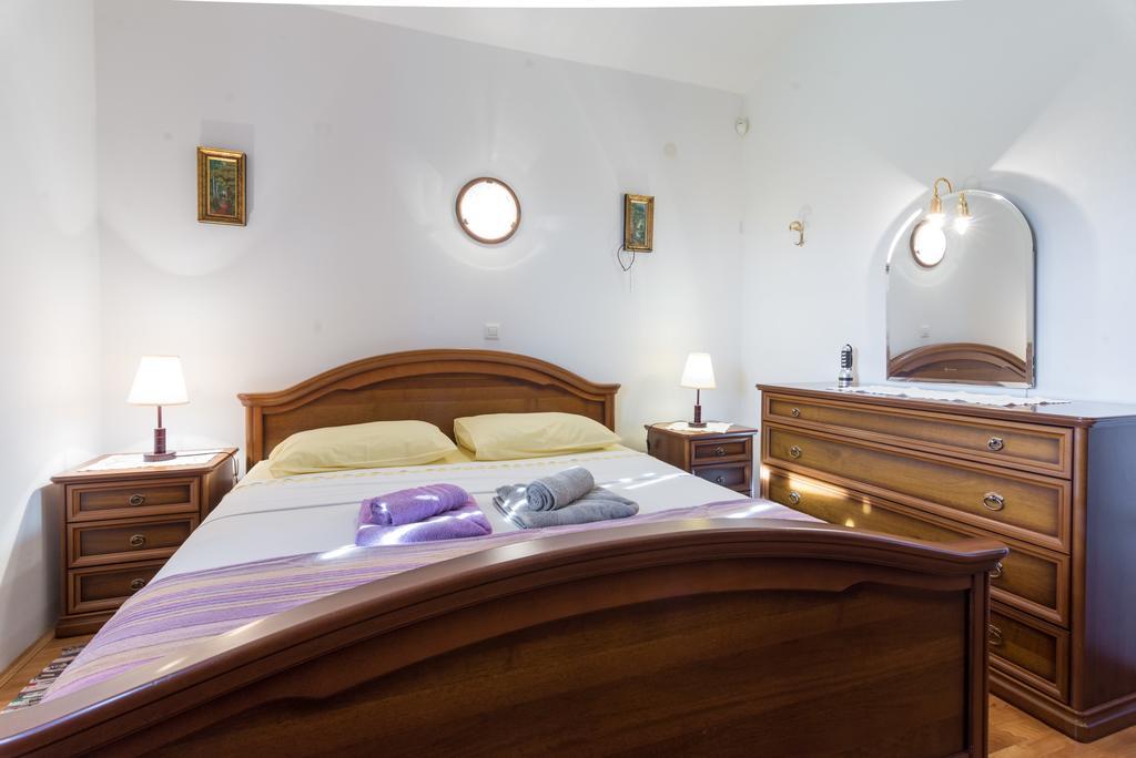 Вилла Hacienda Rosemary Muntic Экстерьер фото