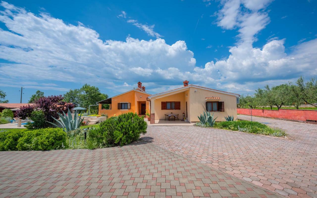 Вилла Hacienda Rosemary Muntic Экстерьер фото