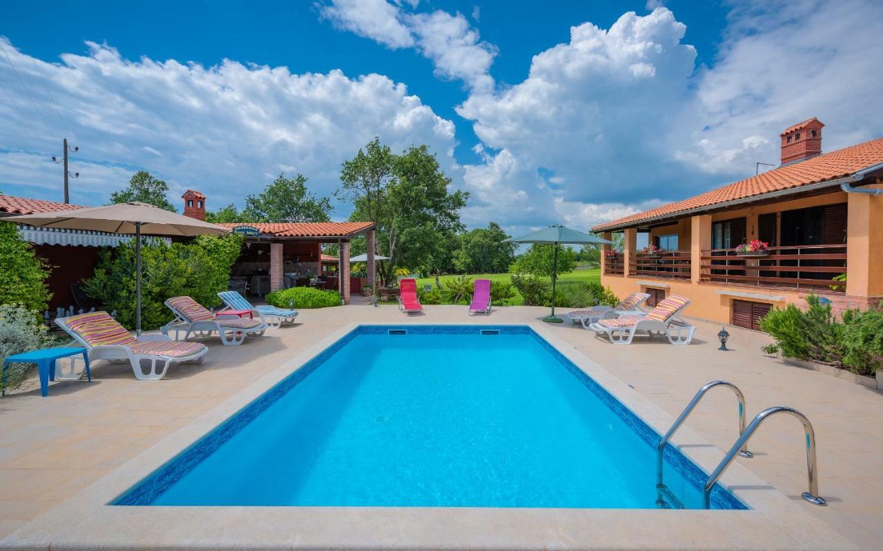 Вилла Hacienda Rosemary Muntic Экстерьер фото
